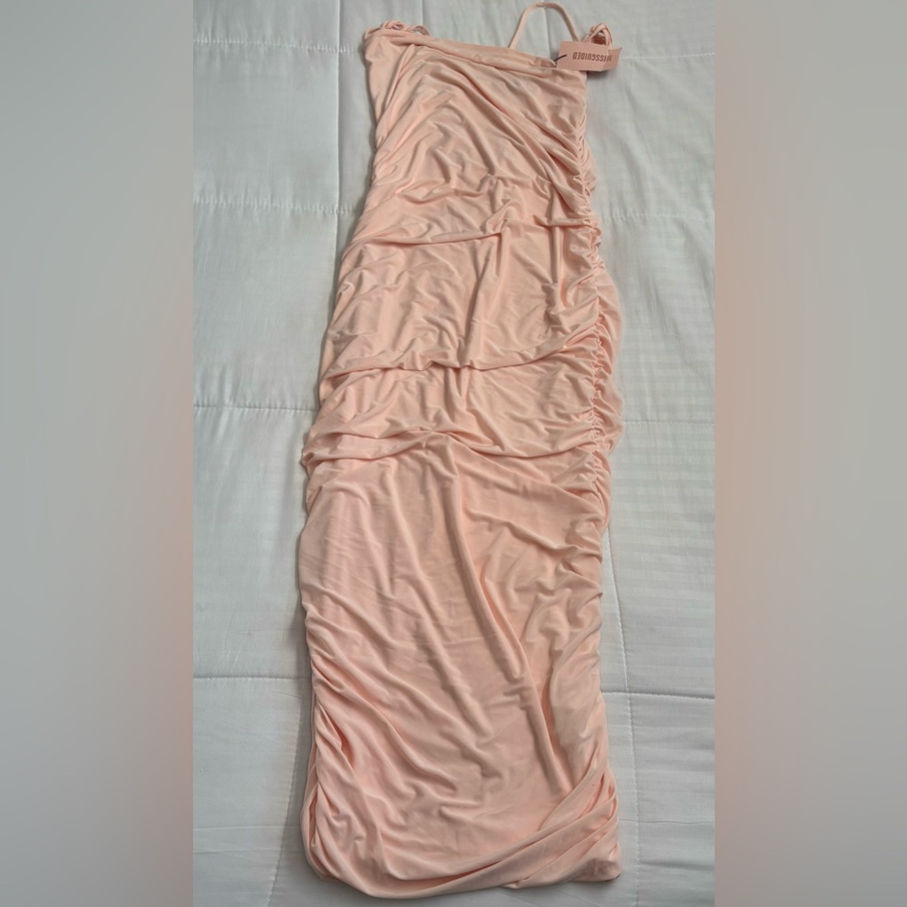 Missguided Maternity Tie Shoulder Midi Dress With Ruched
Has not been used